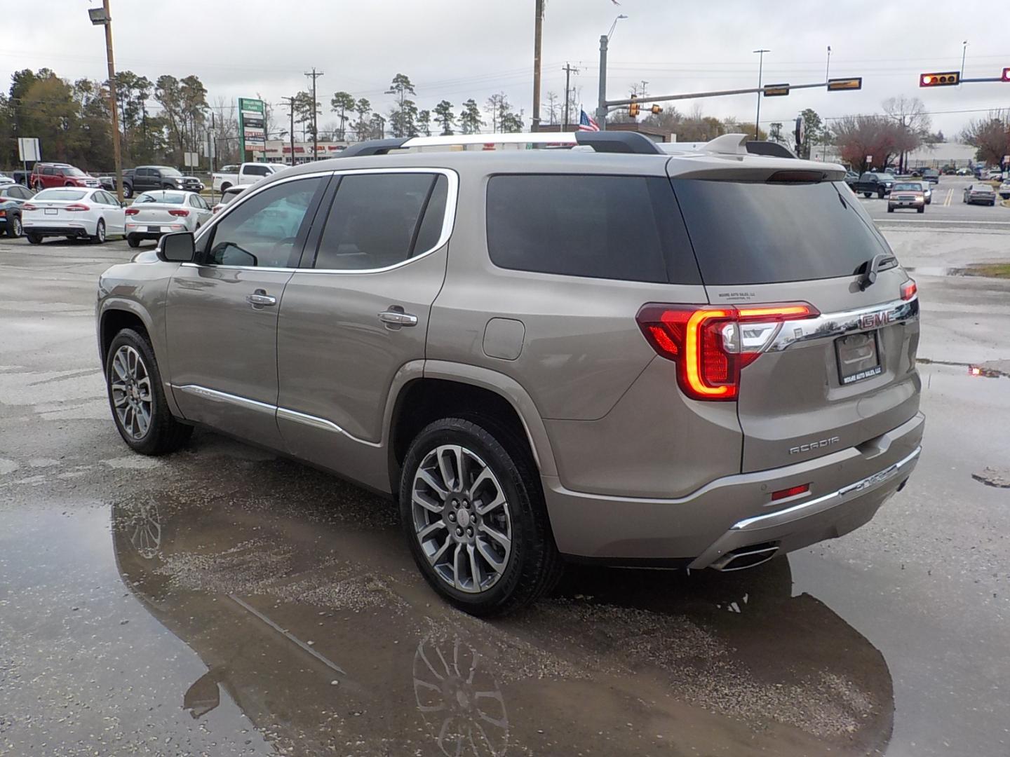 2022 Tan /Black GMC Acadia Denalli (1GKKNPL42NZ) with an 2.0L Turbo engine, Automatic transmission, located at 1617 W Church Street, Livingston, TX, 77351, (936) 327-3600, 30.710995, -94.951157 - ONE OWNER!! LOCALLY OWNED!! These folks took EXCEPTIONAL care of this vehicle! Did I mention this is a Denalli! Ride in style! - Photo#5